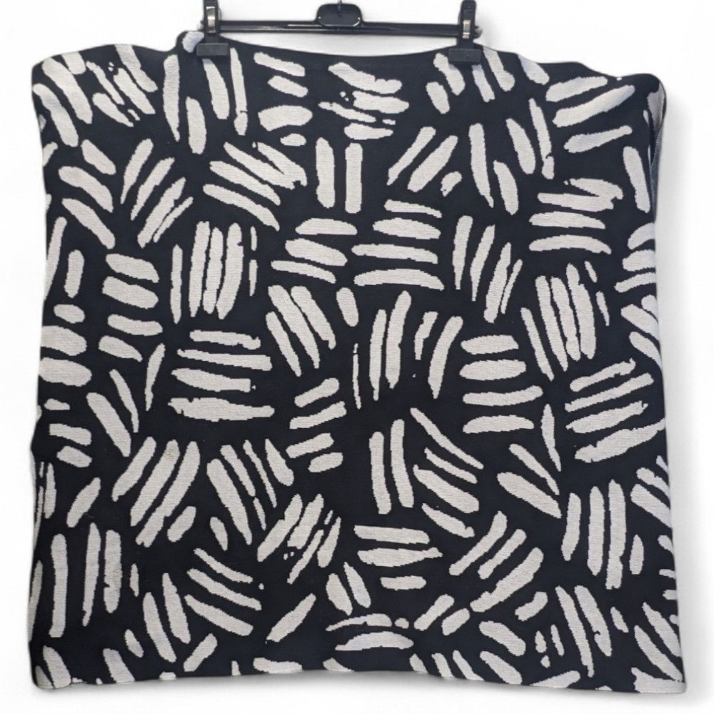 Nordstrom Black and White Patterned Scarf 32" X 36" One Size
